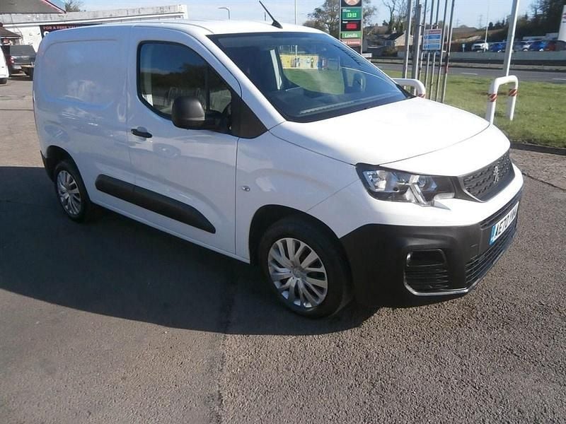 White Used 2020 Peugeot Partner Van | £7,495 (Super price) - Image 1/4
