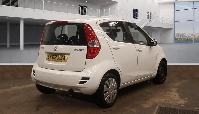Used Suzuki Splash SZ3 94 HP (69 kW) 2012 White Hatchback