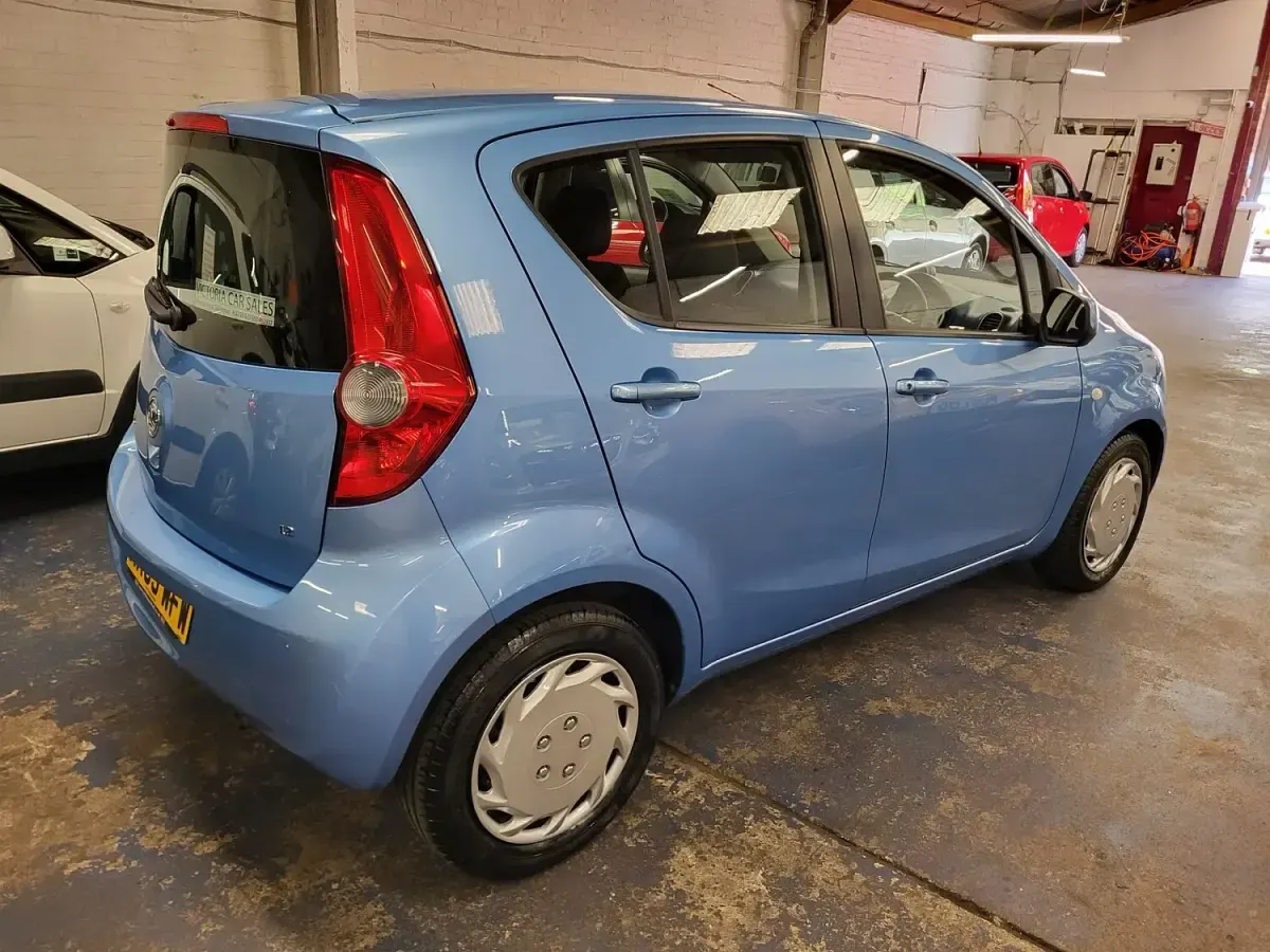 Used Vauxhall Agila S 93 HP (68 kW) 2013 Blue MPV