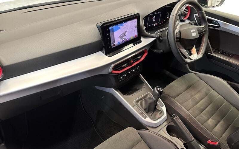 Image 2/4