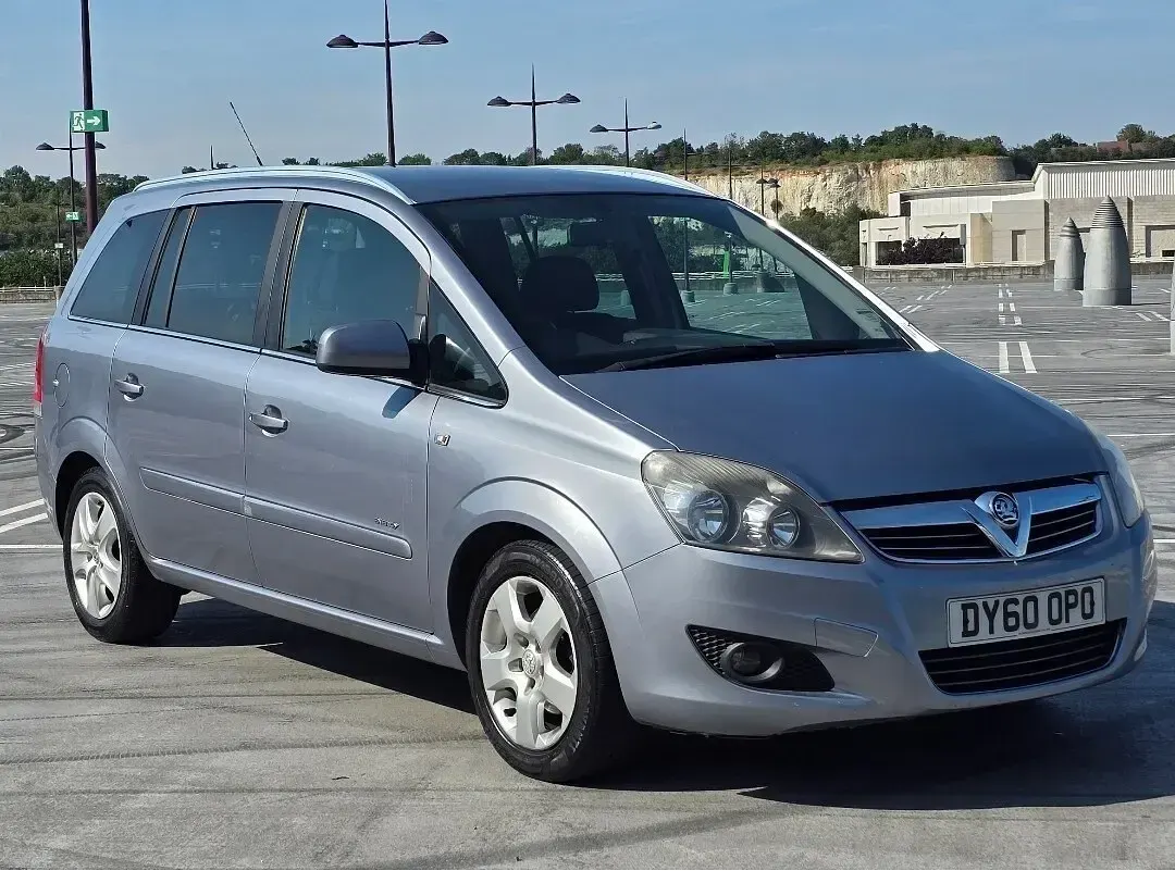 Used Vauxhall Zafira 115 HP (84 kW) 2010 Silver MPV