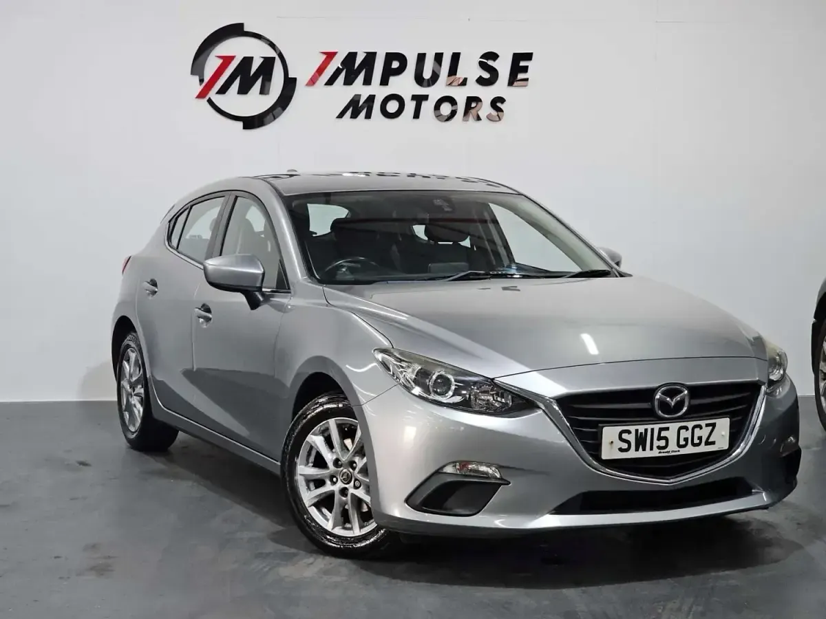 Usado Mazda 3 100 HP (73 kW) 2015 Prateado Citadino