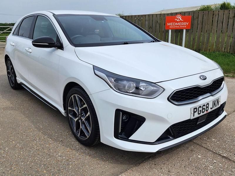 Used Kia Ceed GT-Line 118 HP (86 kW) 2019 White Hatchback