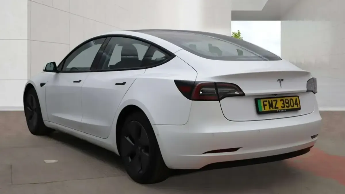 Used Tesla Model 3 Standard Range 208 kW (283 HP) 2021 White Sedan