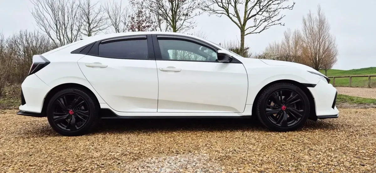 Używany Honda Civic Sport 182 KM (133 kW) 2017 Biały Hatchback