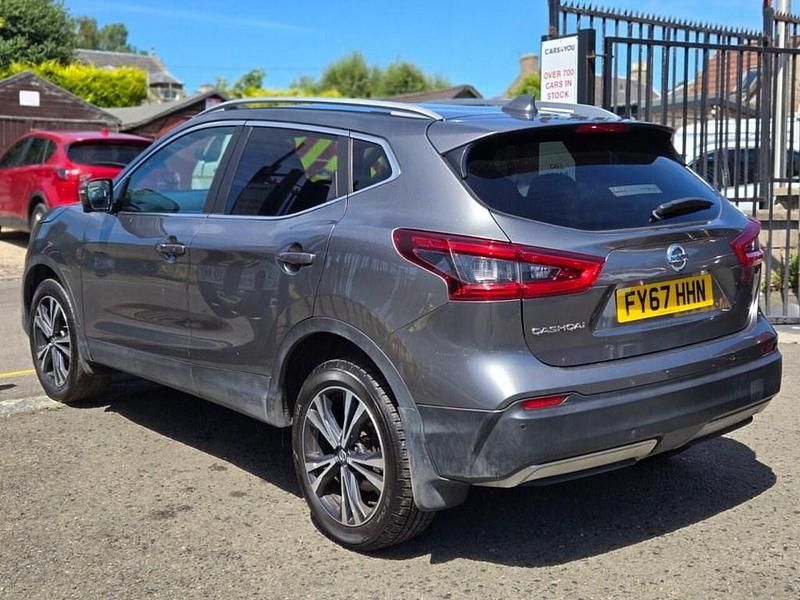 Used Nissan Qashqai N-Connecta 115 HP (84 kW) 2017 Grey SUV