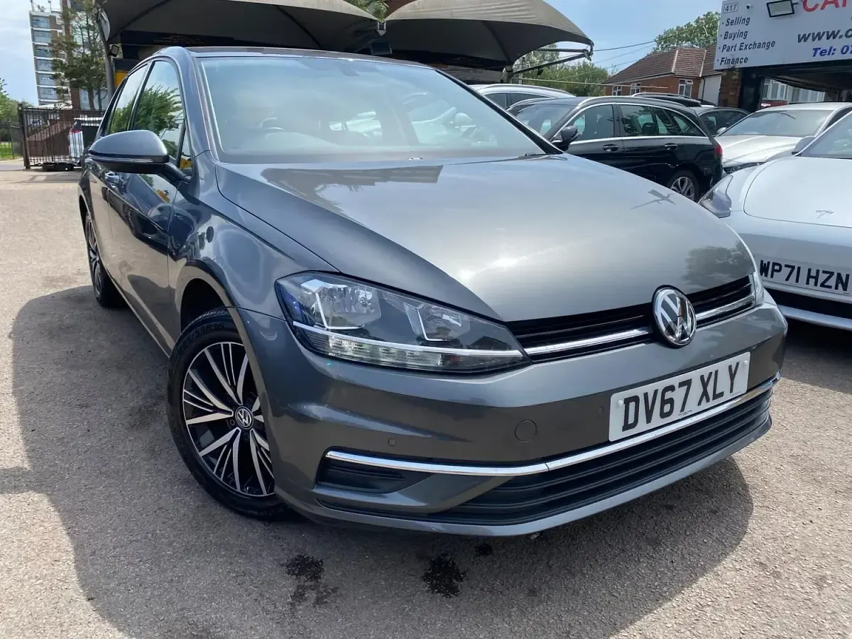 Used VW Golf VII SE 125 HP (91 kW) 2017 Grey Hatchback