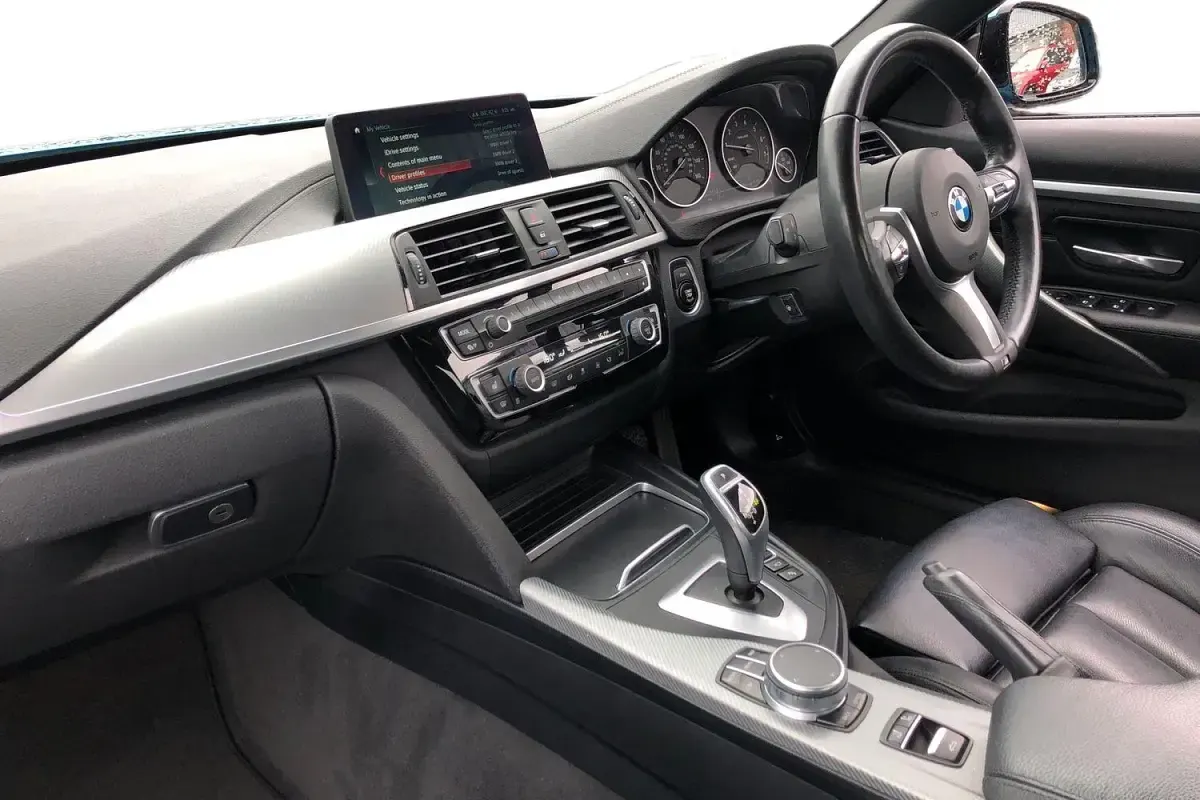 Used BMW 420 Cabriolet Comfort Edition 184 HP (135 kW) 2019 Blue Cabriolet