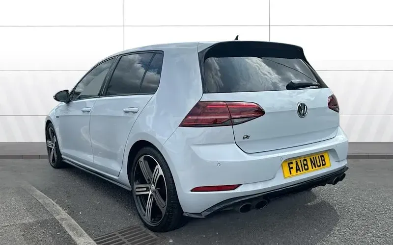 Used VW Golf VII R 310 HP (228 kW) 2018 Hatchback