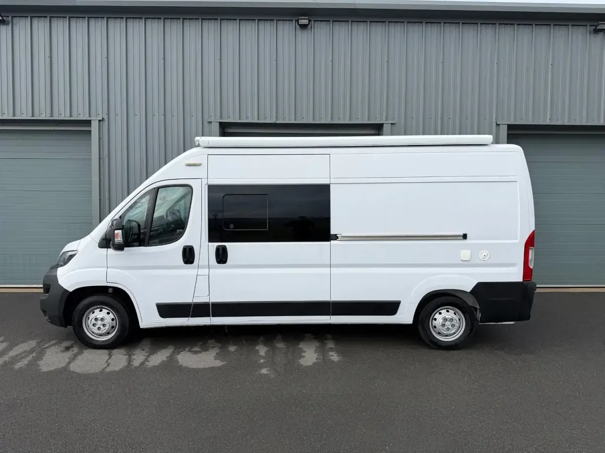 Second-hand Peugeot Boxer 140 CP (102 kW) 2021 Alb Van