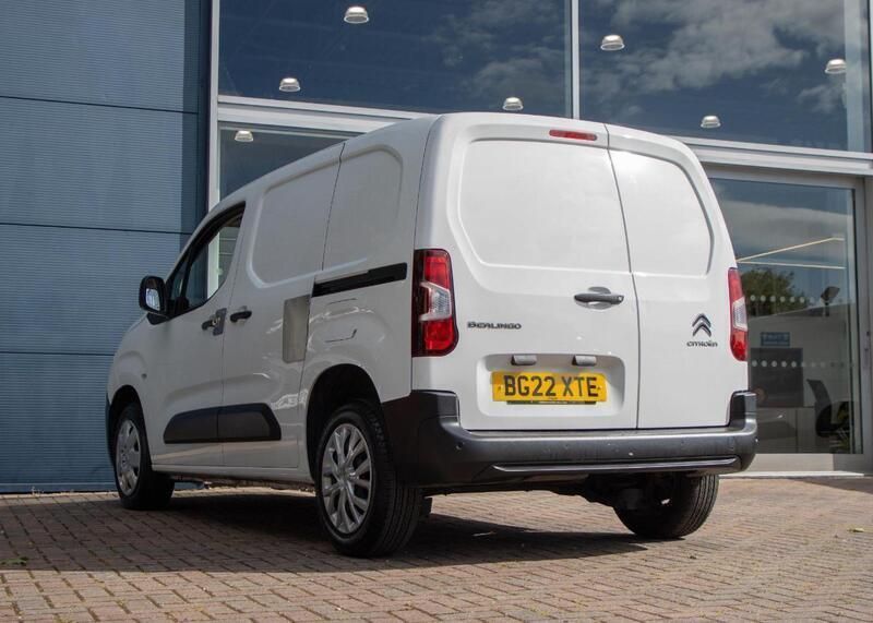 White Used 2022 Citroën Berlingo MPV | £9,412 (Good price) - Image 1/4