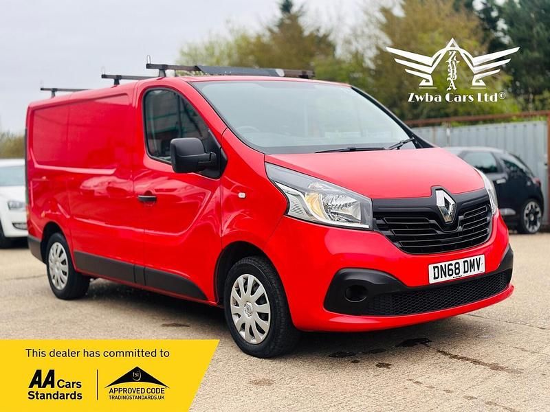 Used Renault Trafic Business 2018 Red MPV