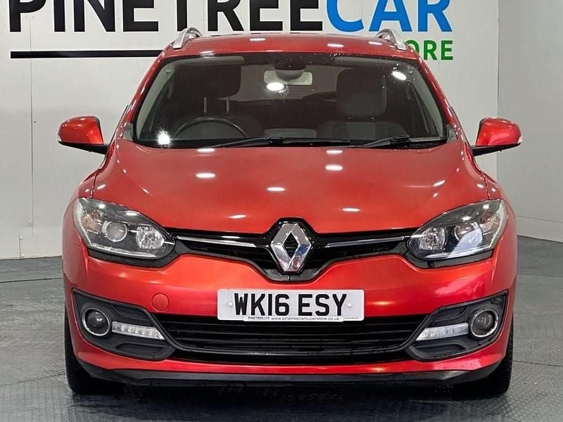 Used Renault Mégane GrandTour Dynamique 110 HP (80 kW) 2016 Red Estate