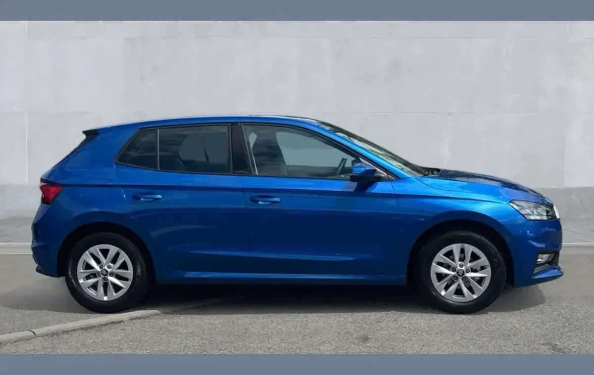 New Skoda Fabia SE 80 HP (58 kW) 2025 Race blue metallic Hatchback