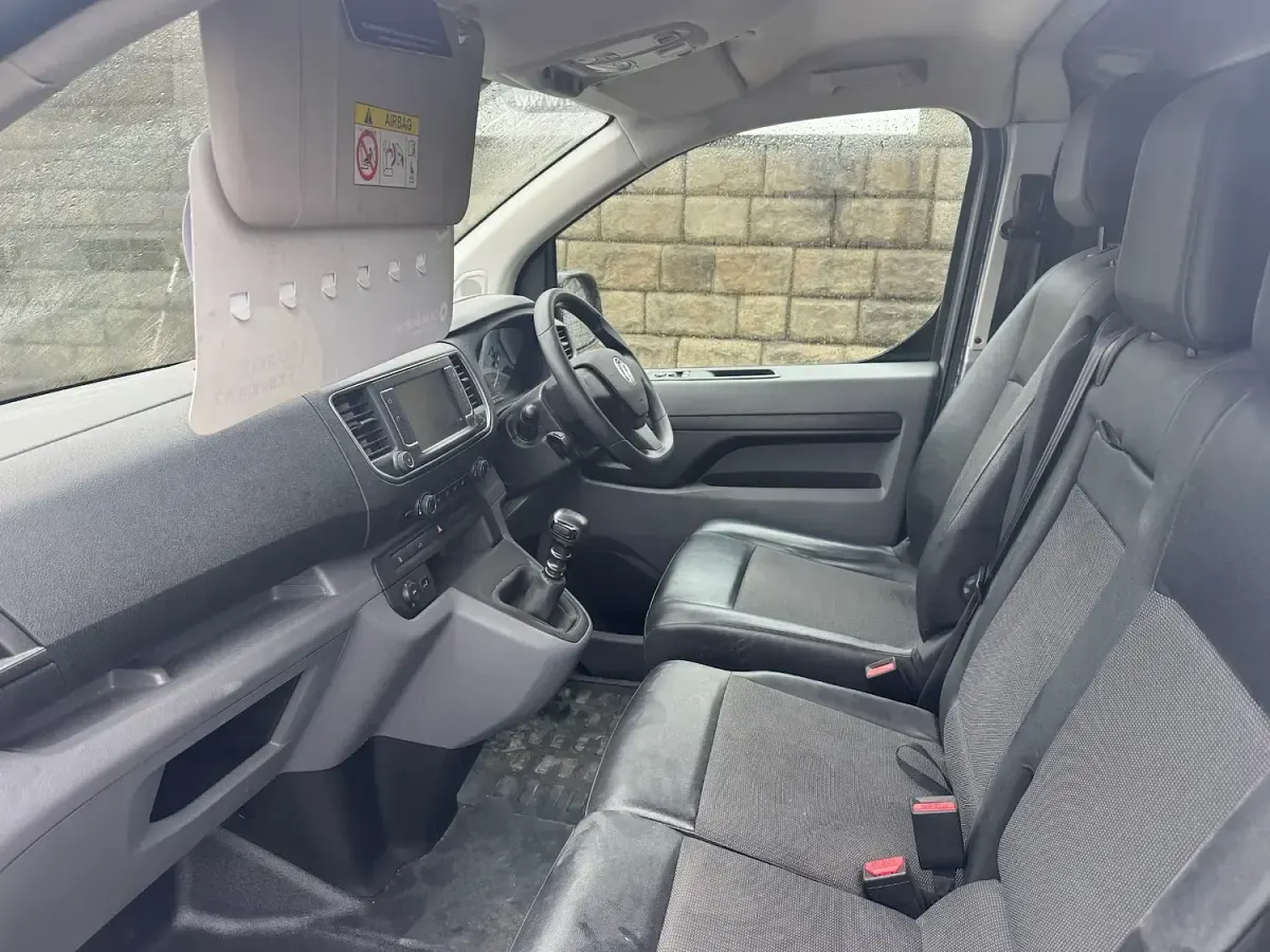 Used Vauxhall Vivaro 120 HP (88 kW) 2022 Grey MPV