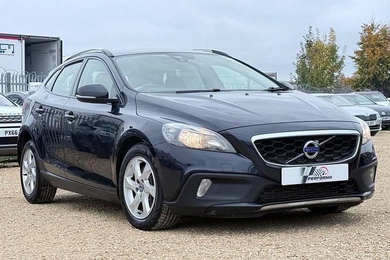 Used Volvo V40 CC SE 120 HP (88 kW) 2015 Estate