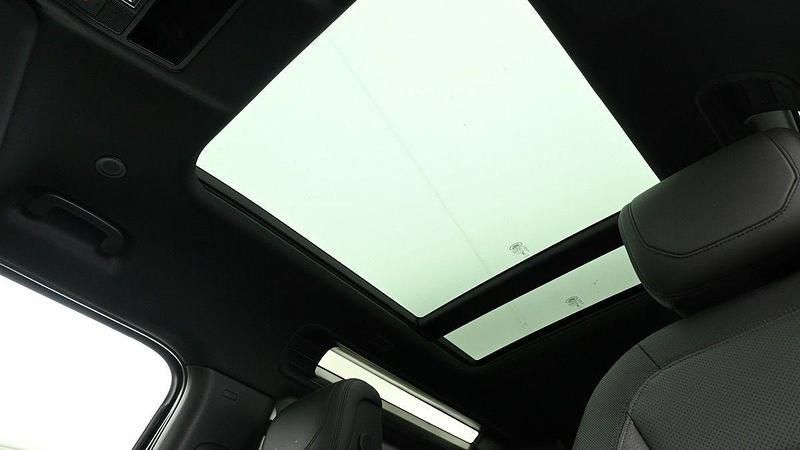 Image 2/4