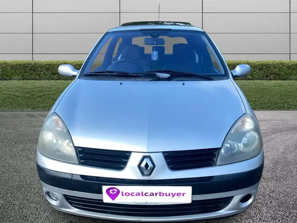 Used Renault Clio Dynamique 2005 Silver Hatchback