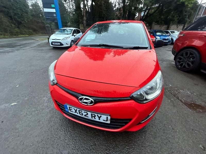 Used Hyundai i20 Classic 2012 Bright red Hatchback