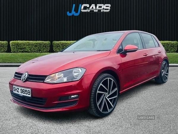Used VW Golf VII Match 105 HP (77 kW) 2015 Red Hatchback