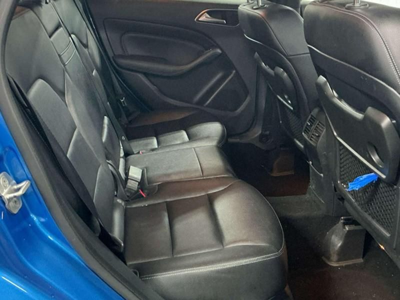 Used Mercedes B200 2017 Blue MPV