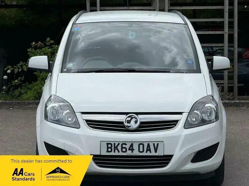 Used Vauxhall Zafira 120 HP (88 kW) 2014 White MPV