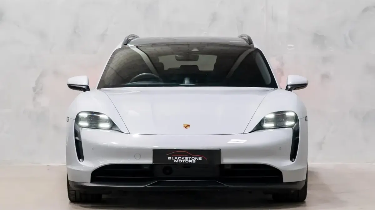 Begagnad Porsche Taycan Performance Package 350 kW (476 HK) 2022 Grå Kombi
