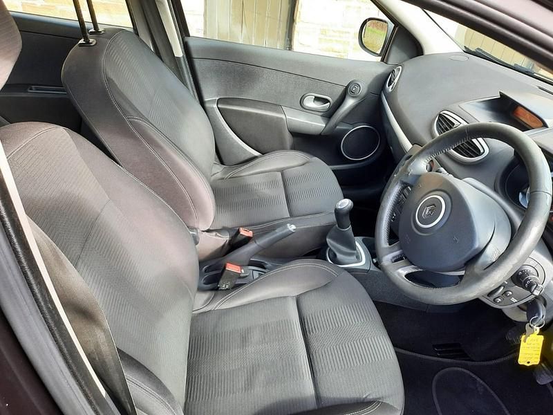 Used Renault Clio II Dynamique 2009 Black Hatchback