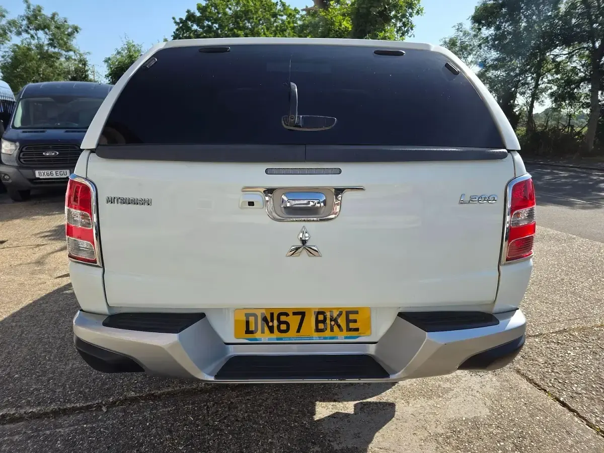 Used Mitsubishi L200 181 HP (133 kW) 2017 White Pickup