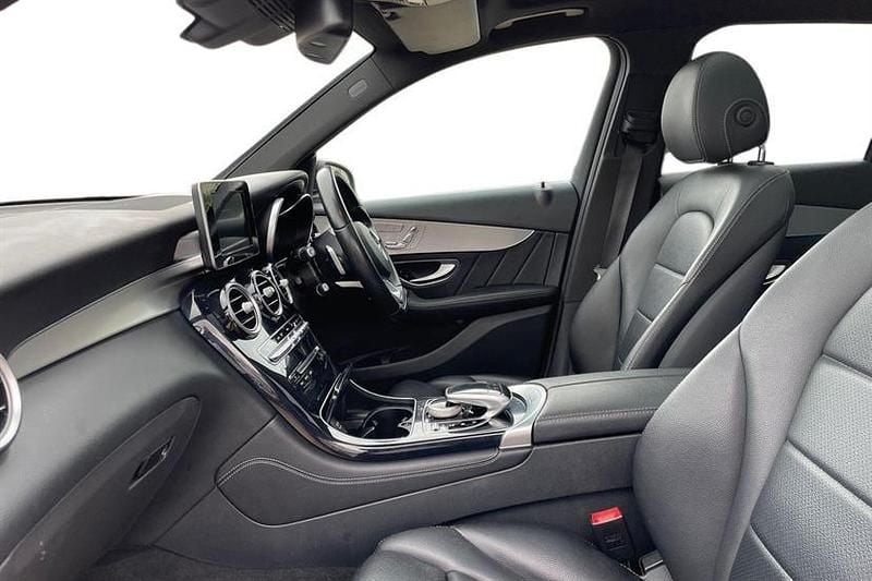 Used Mercedes GLC250 AMG Line Premium 204 HP (150 kW) 2016 Black Estate