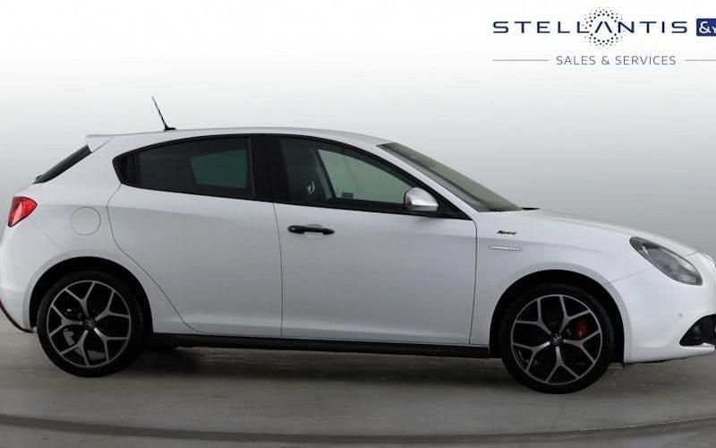 Used Alfa Romeo Giulietta Sprint 120 HP (88 kW) 2020 Red Hatchback