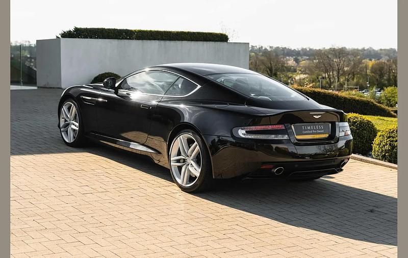 Usado Aston Martin DB9 449 CV (330 kW) 2017 Negro Coupe