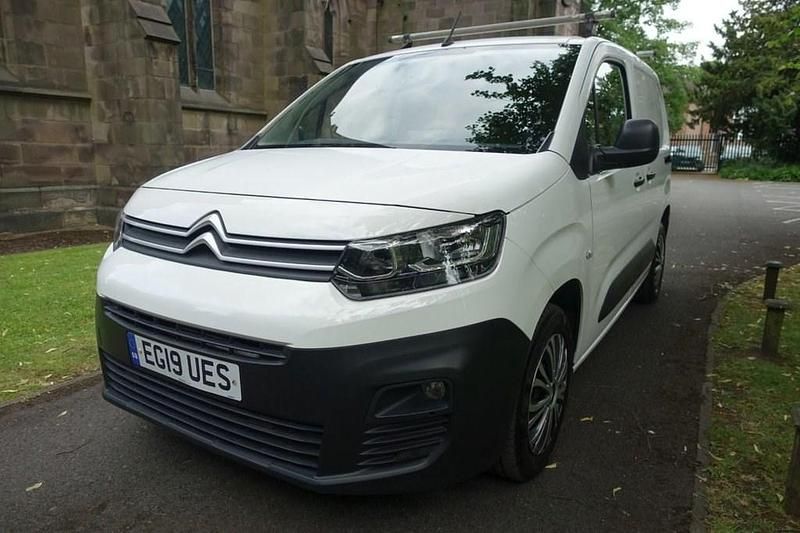 White Used 2019 Citroën Berlingo MPV | £7,895 (Fair price) - Image 1/4