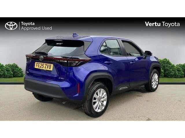 Used Toyota Yaris Cross 113 HP (83 kW) 2025 Blue SUV