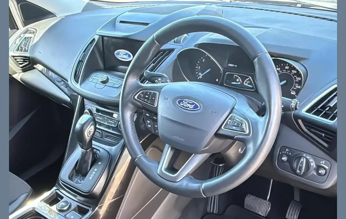 Gebraucht Ford Kuga Titanium 117 PS (86 kW) 2019 Silber SUV