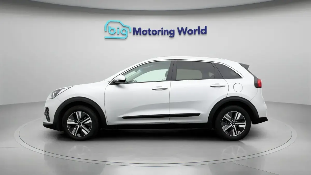 Used Kia Niro 141 HP (103 kW) 2021 Silver SUV