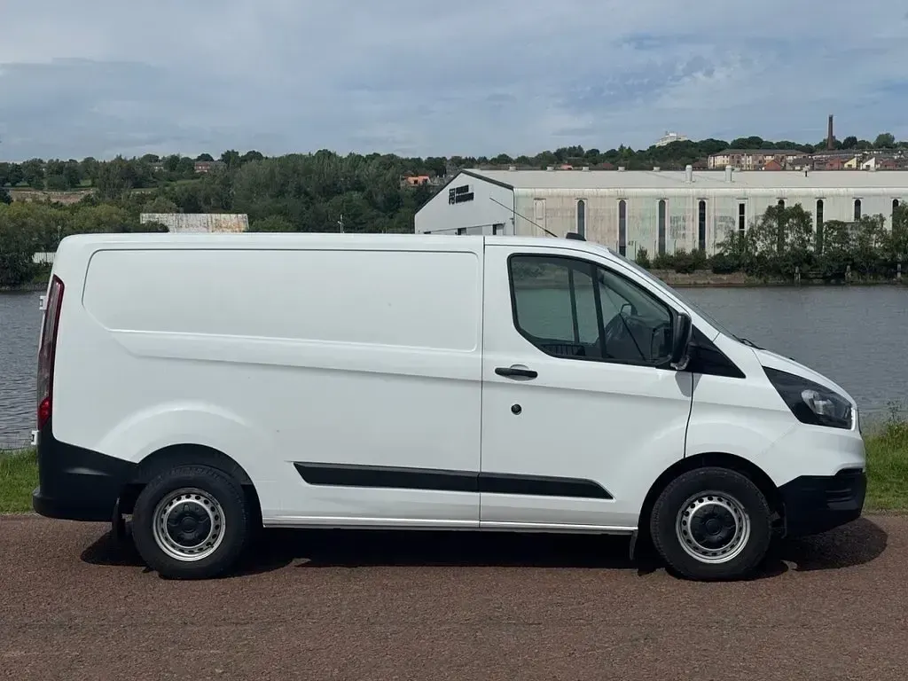 Used Ford Transit Custom S 130 HP (95 kW) 2021 White Van