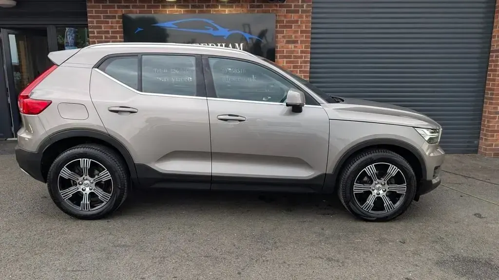 Used Volvo XC40 Inscription 163 HP (119 kW) 2022 Grey SUV