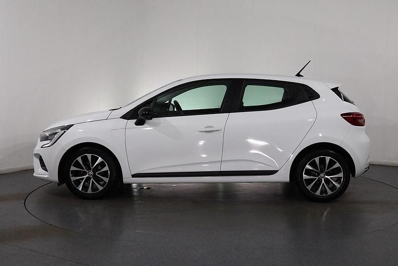 Używany Renault Clio V Evolution 2022 Biały Hatchback