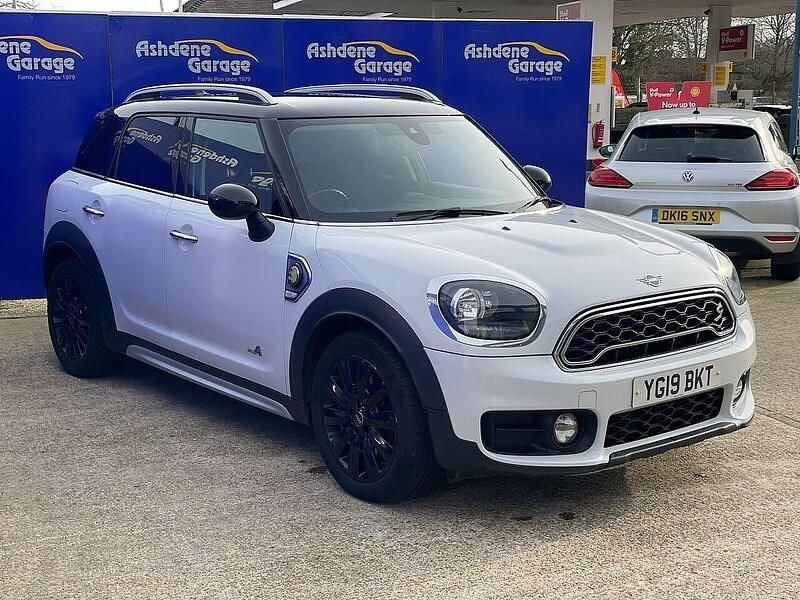 Used Mini Cooper Countryman Classic 2019 Light white SUV