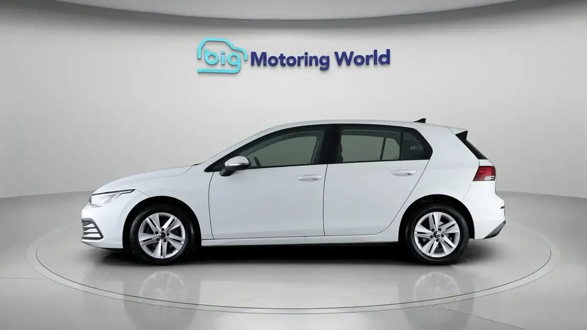 Used VW Golf VIII S 131 HP (96 kW) 2023 White Hatchback