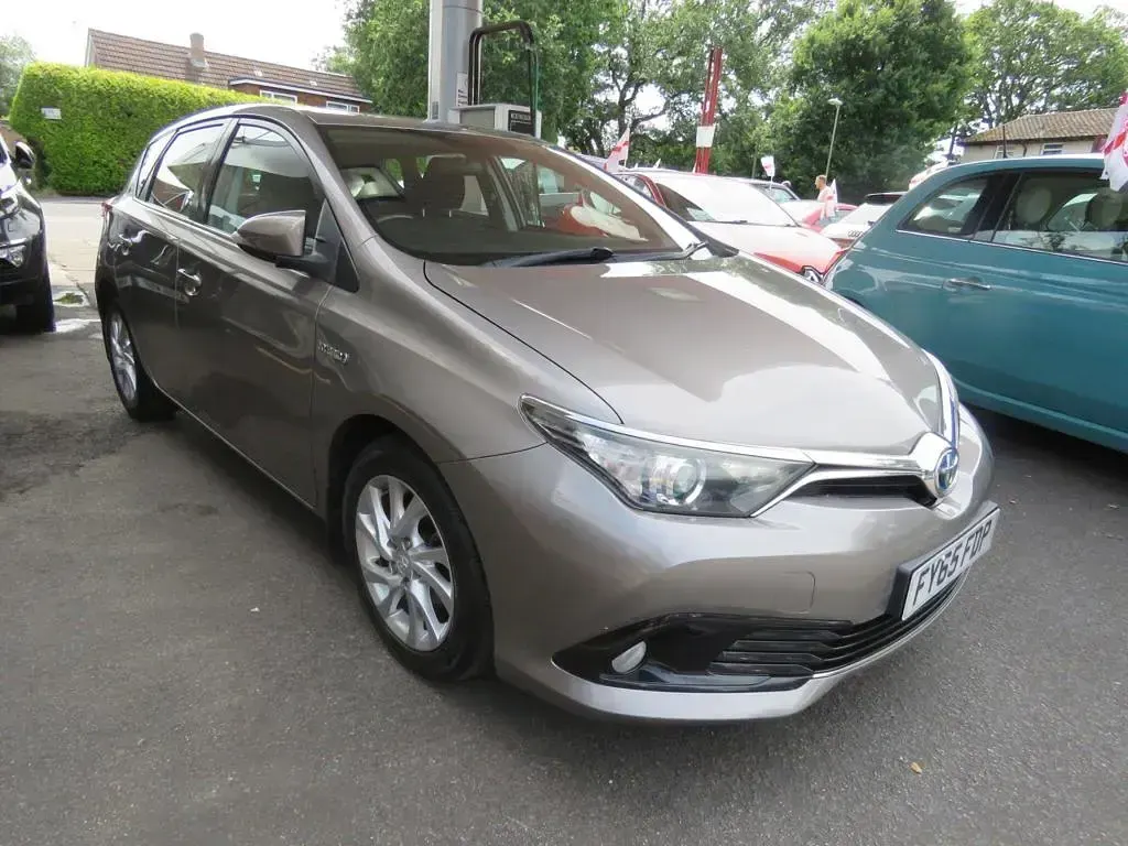 Used Toyota Auris Hybrid Business Edition 2015 Bronze Hatchback