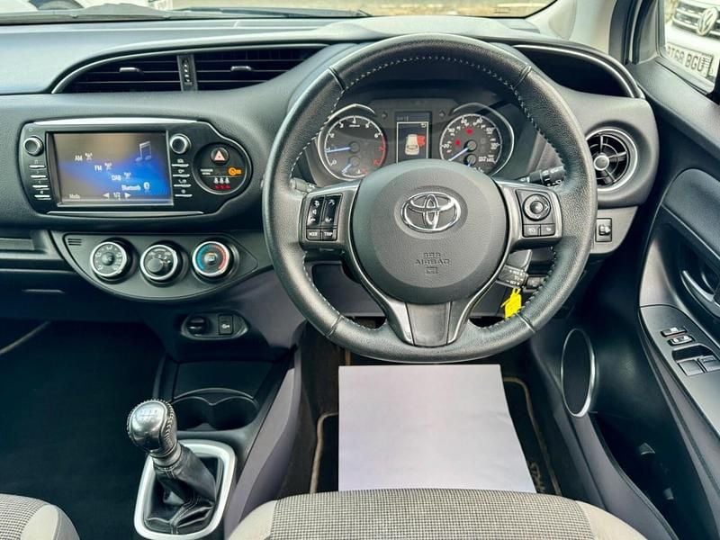 Used Toyota Yaris 2019 White/black Hatchback