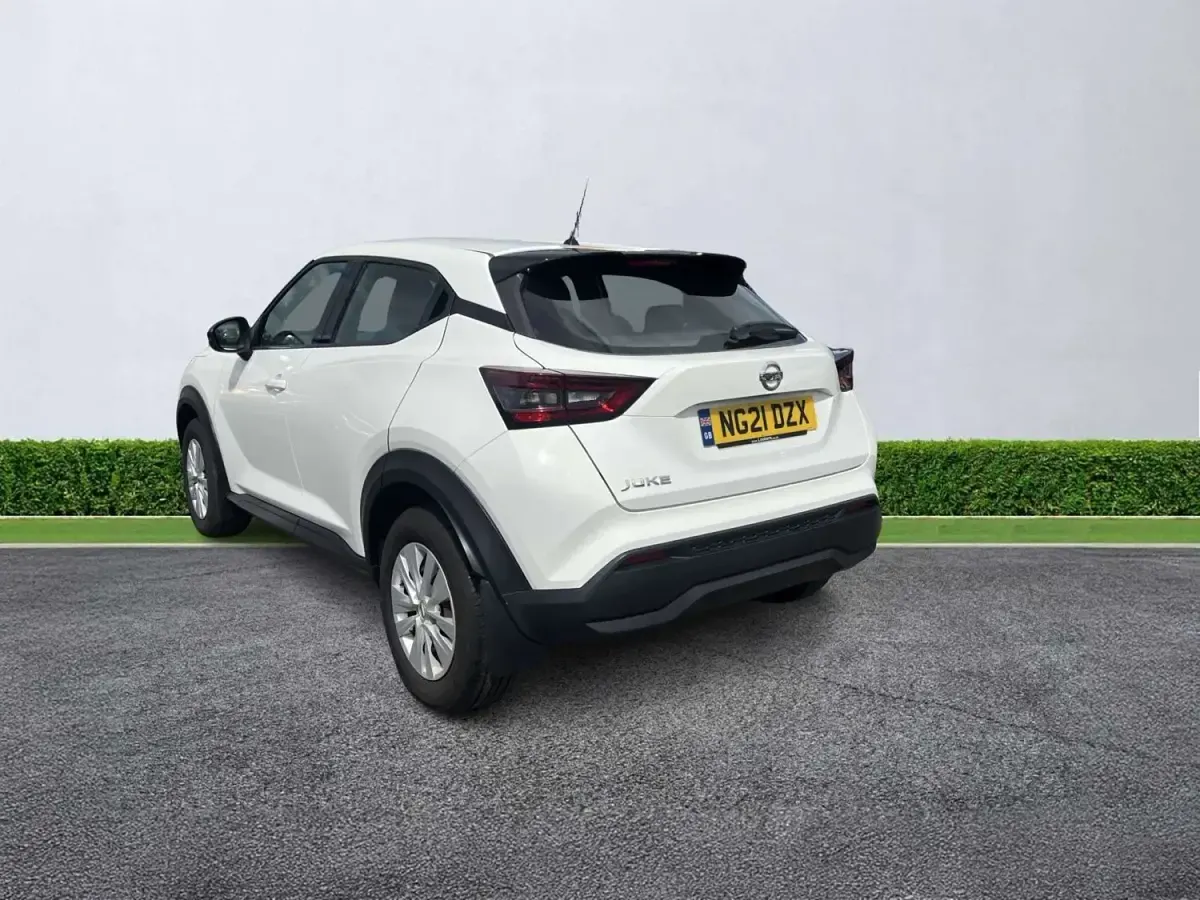Usado Nissan Juke Visia 114 CV (83 kW) 2021 Blanco SUV