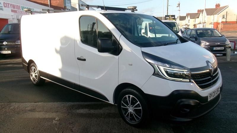Used Renault Trafic Business 120 HP (88 kW) 2020 White MPV