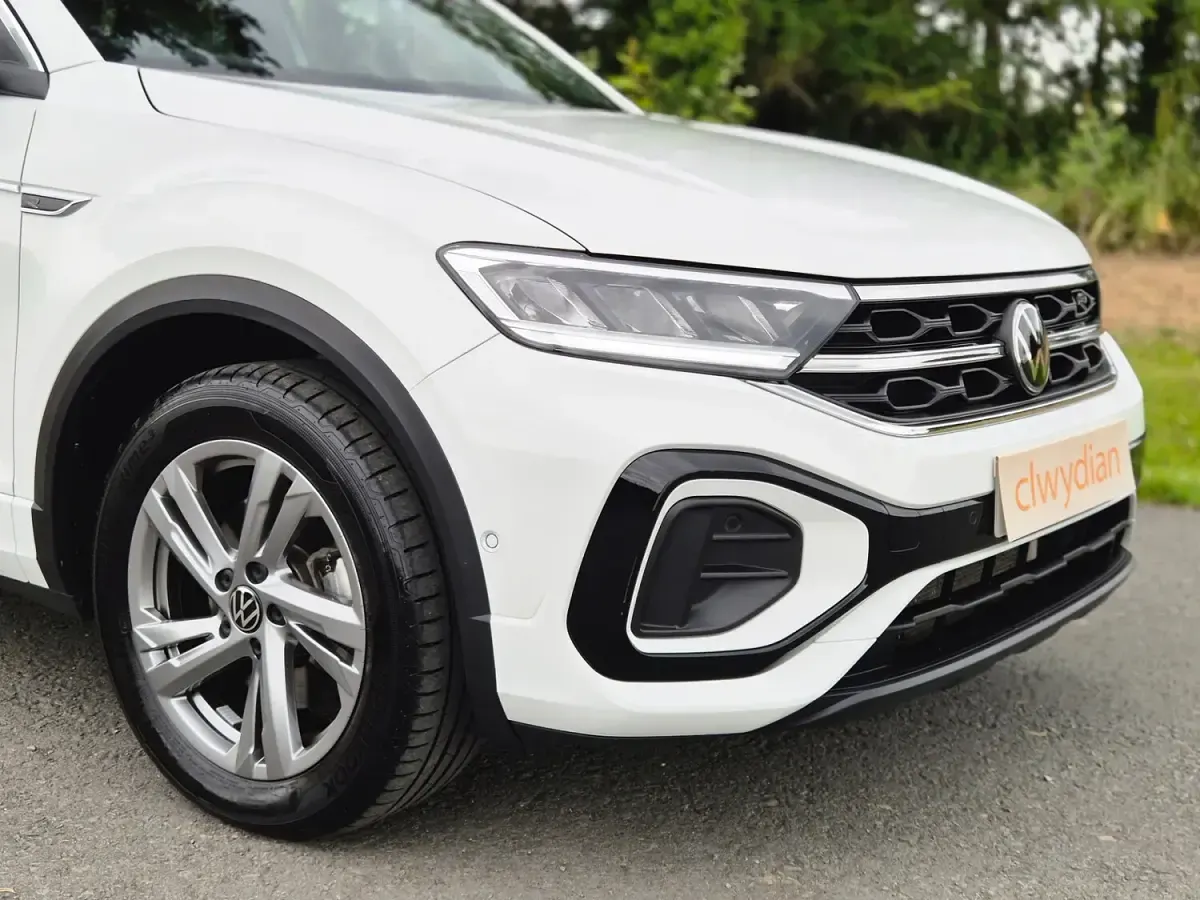 Used VW T-Roc R-line 150 HP (110 kW) 2025 White SUV