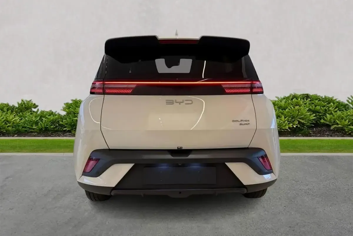 Nowe BYD Dolphin Active 64 kW (88 KM) 2026 Biały Hatchback