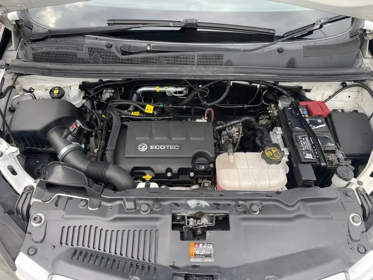 Second-hand Vauxhall Mokka 140 CP (102 kW) 2016 Alb SUV