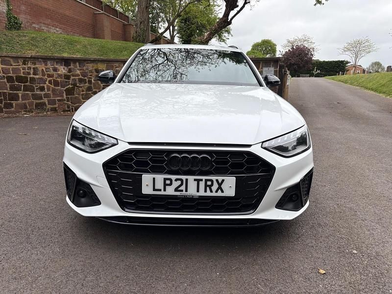Used Audi A4 Black Edition 150 HP (110 kW) 2021 White Estate