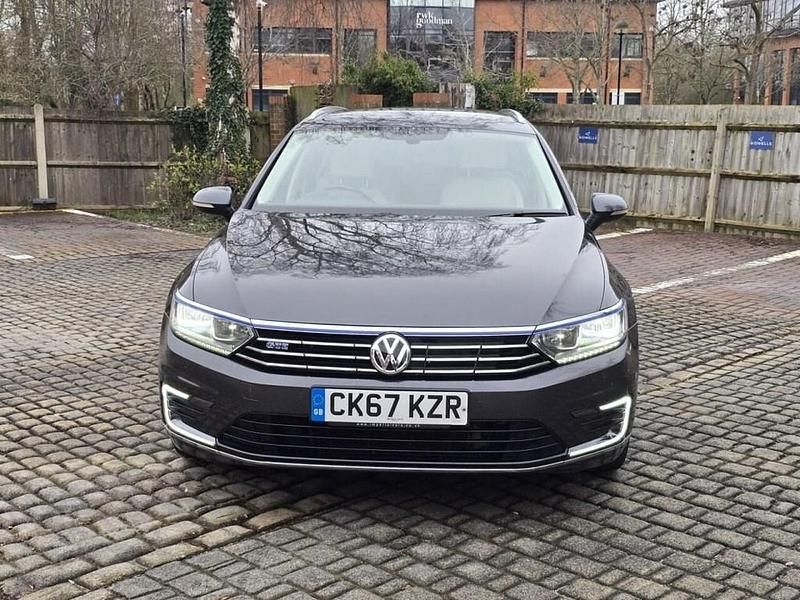 Used VW Passat GTE 218 HP (160 kW) 2017 Grey Estate